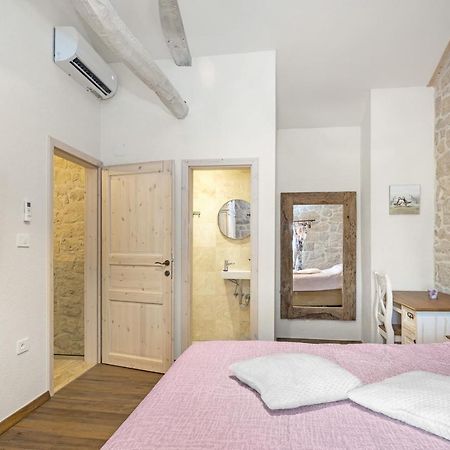 Villa Stone House Dijana Istria Sveti Lovrec Sveti Lovreč Pazenatički Esterno foto