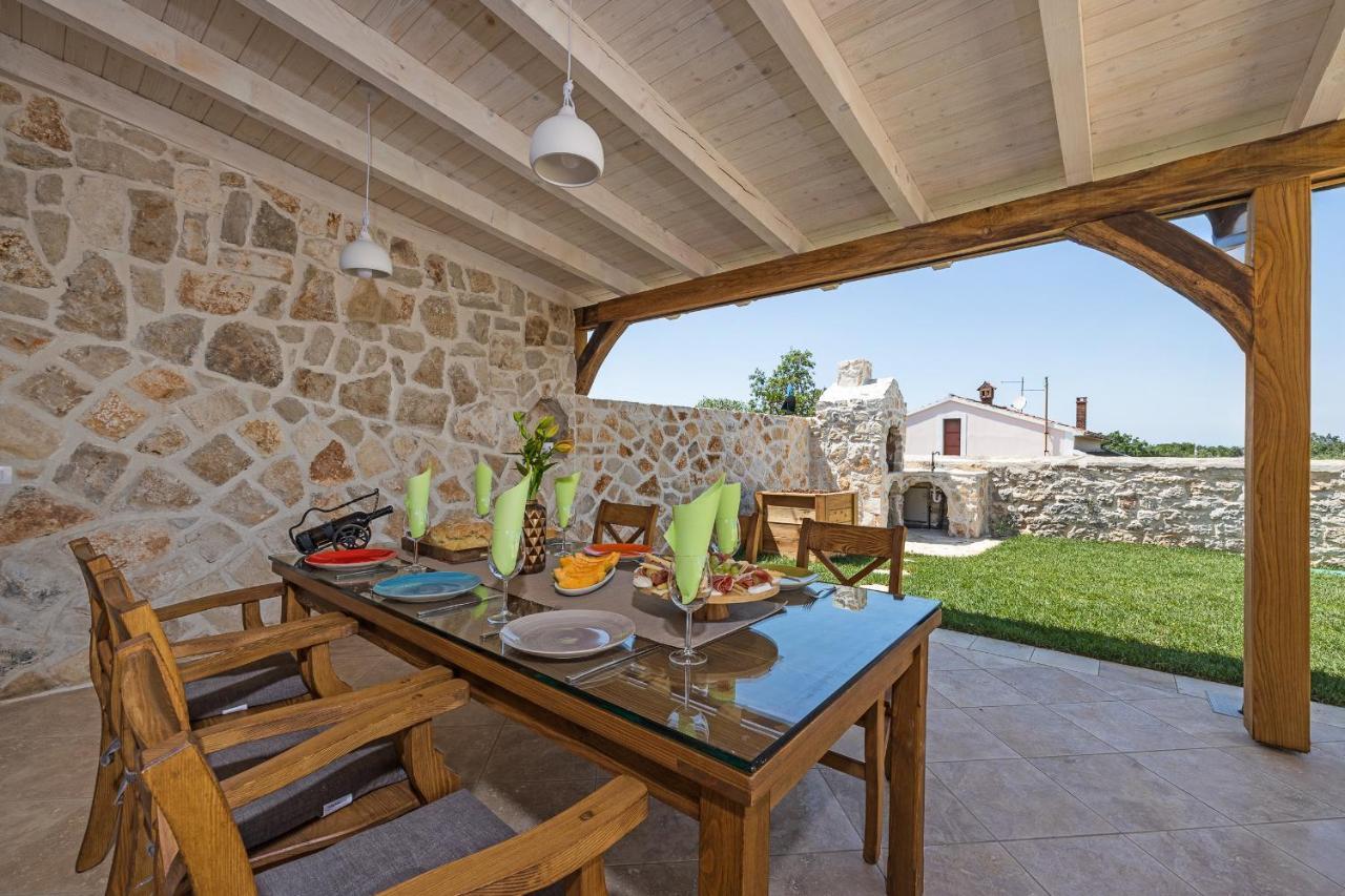 Villa Stone House Dijana Istria Sveti Lovrec Sveti Lovreč Pazenatički Esterno foto